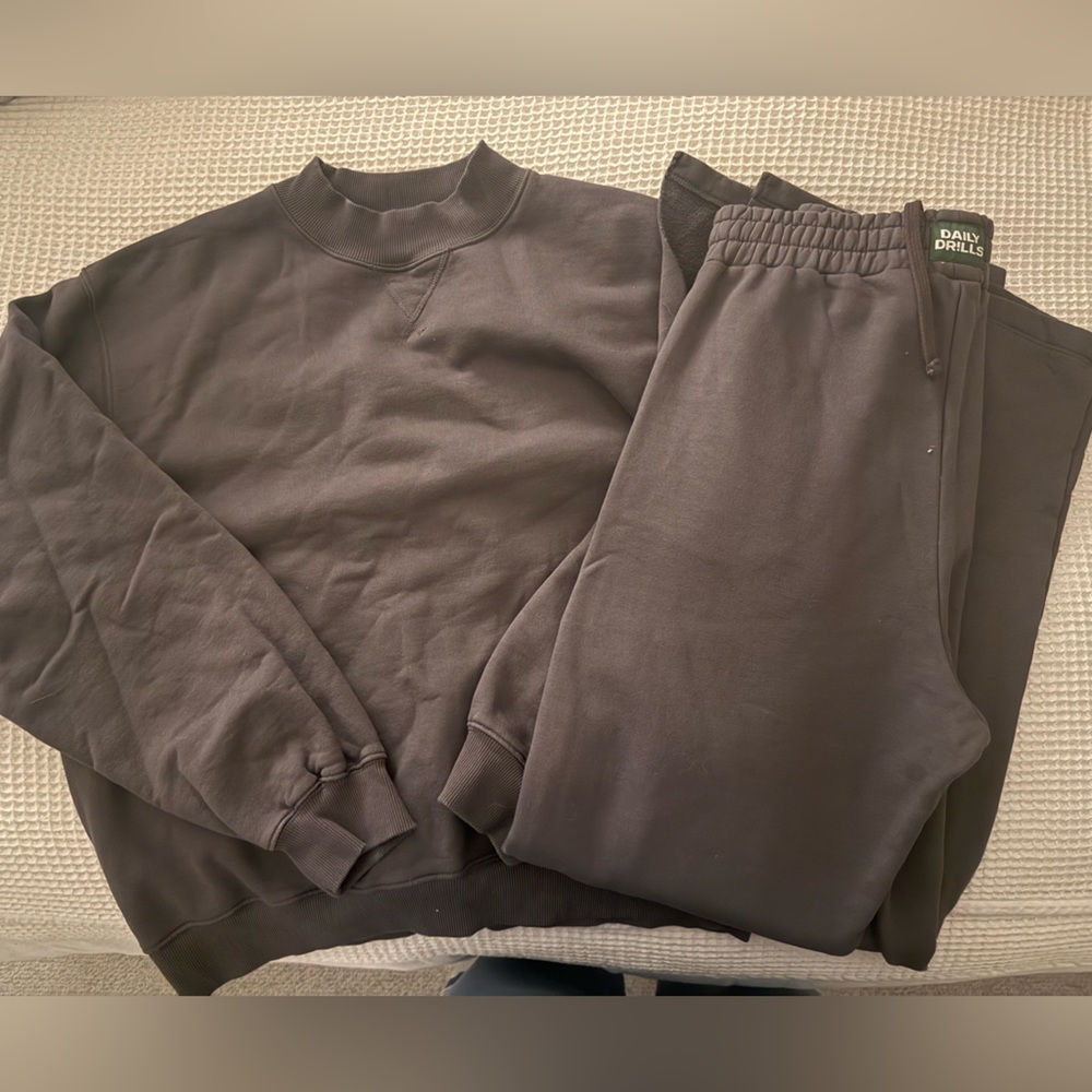 Daily Drills vintage black vintage oversized crew and wide leg sweats - SET